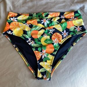 Old Navy Lemon and orange print Swin bottom size S